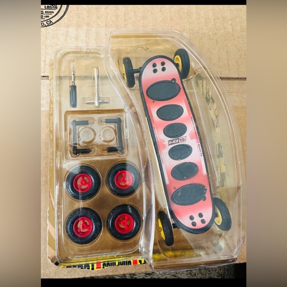 VINTAGE 2000 Tech Deck MBS Razor Mountain Board Fingerboard Tools + Wheels - Picture 2 of 7